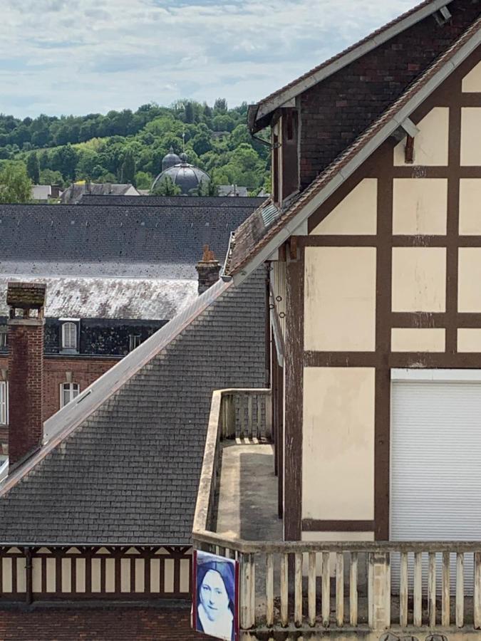 Apartament Au Coeur De Lisieux 83 M2 Et Vue Sur La Basilique Zewnętrze zdjęcie