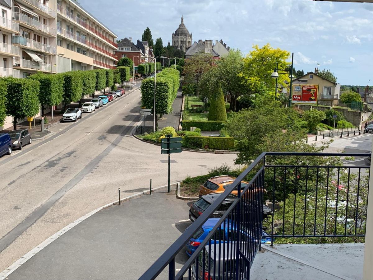 Apartament Au Coeur De Lisieux 83 M2 Et Vue Sur La Basilique Zewnętrze zdjęcie